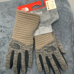 *New* The North Face Woman’s ETIP Glove